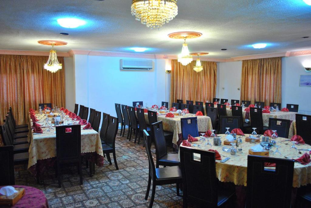 Candles Hotel Вади Муса Экстерьер фото