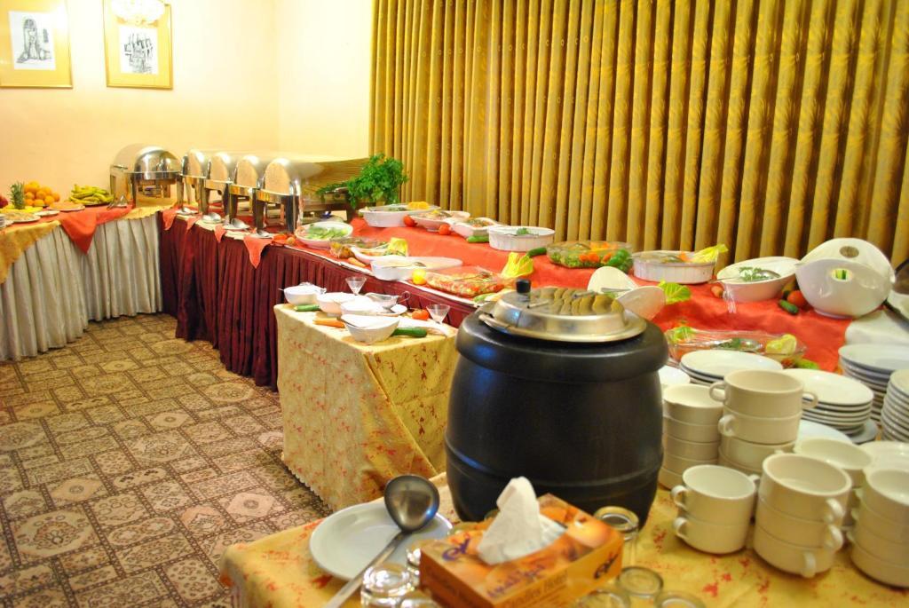 Candles Hotel Вади Муса Экстерьер фото